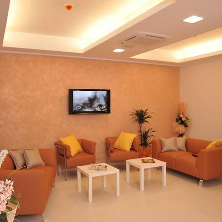 Residence Perla Misano Adriatico Esterno foto
