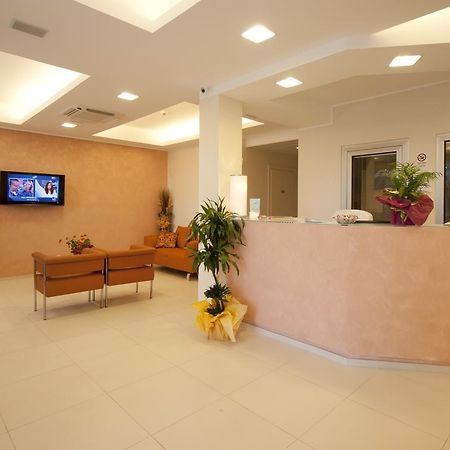 Residence Perla Misano Adriatico Esterno foto